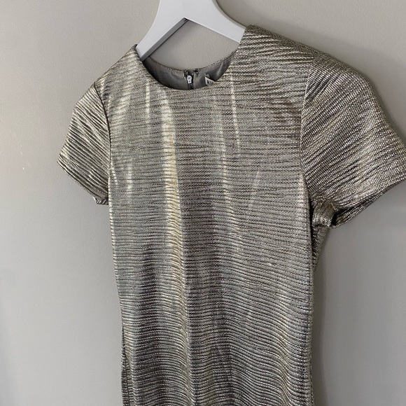 Alice + Olivia NWT Delora Silver Foil Dress - Picture 5 of 12